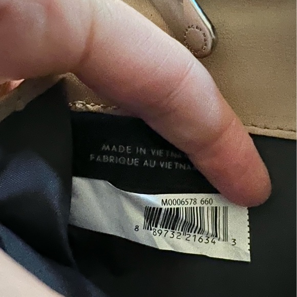 Marc by Marc Jacobs 100% Leather Tan wallet $40 - Picture 11 of 14